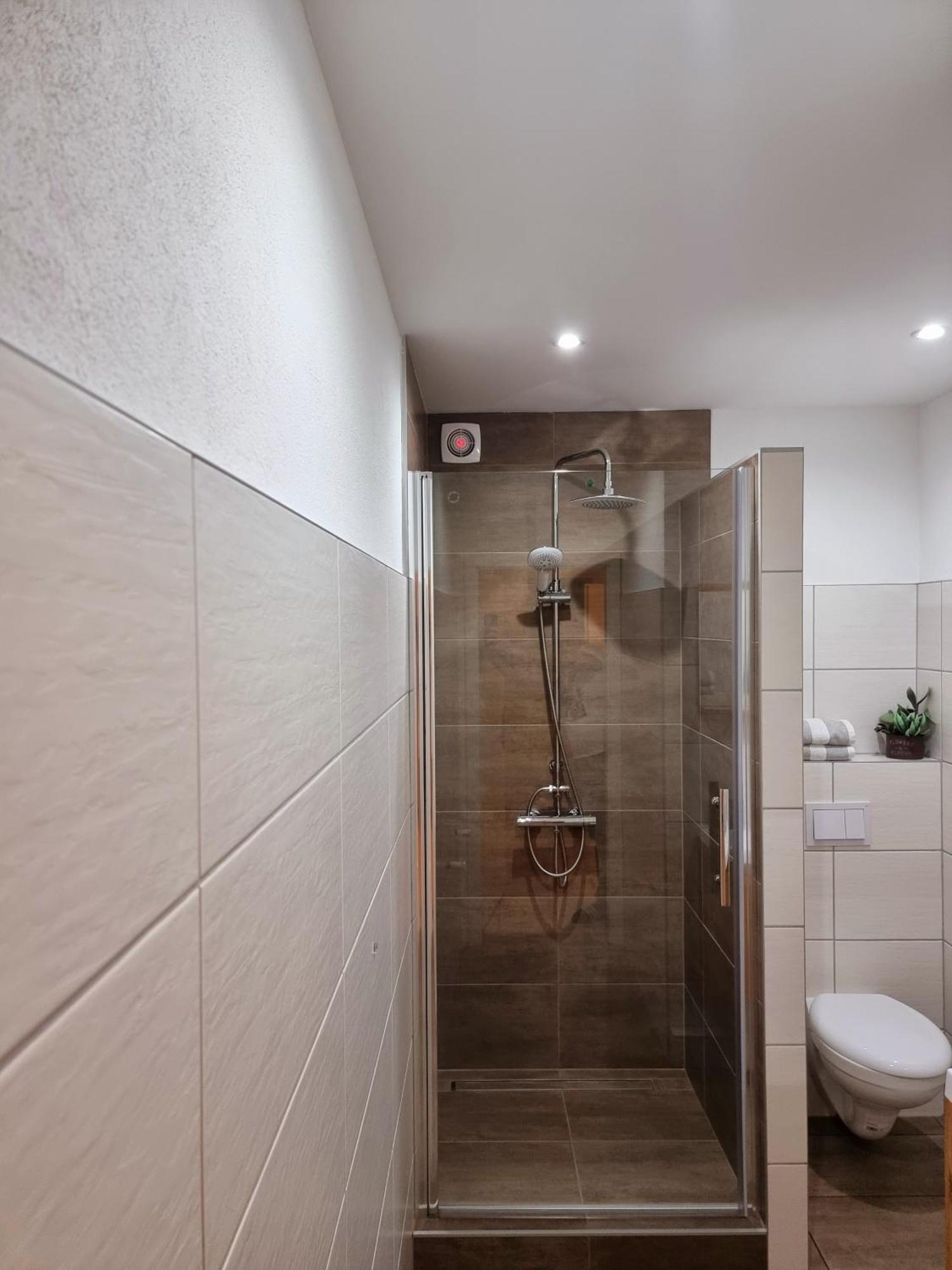 Workershome - Business Apartments - Monteurwohnungen Wertheim Room photo