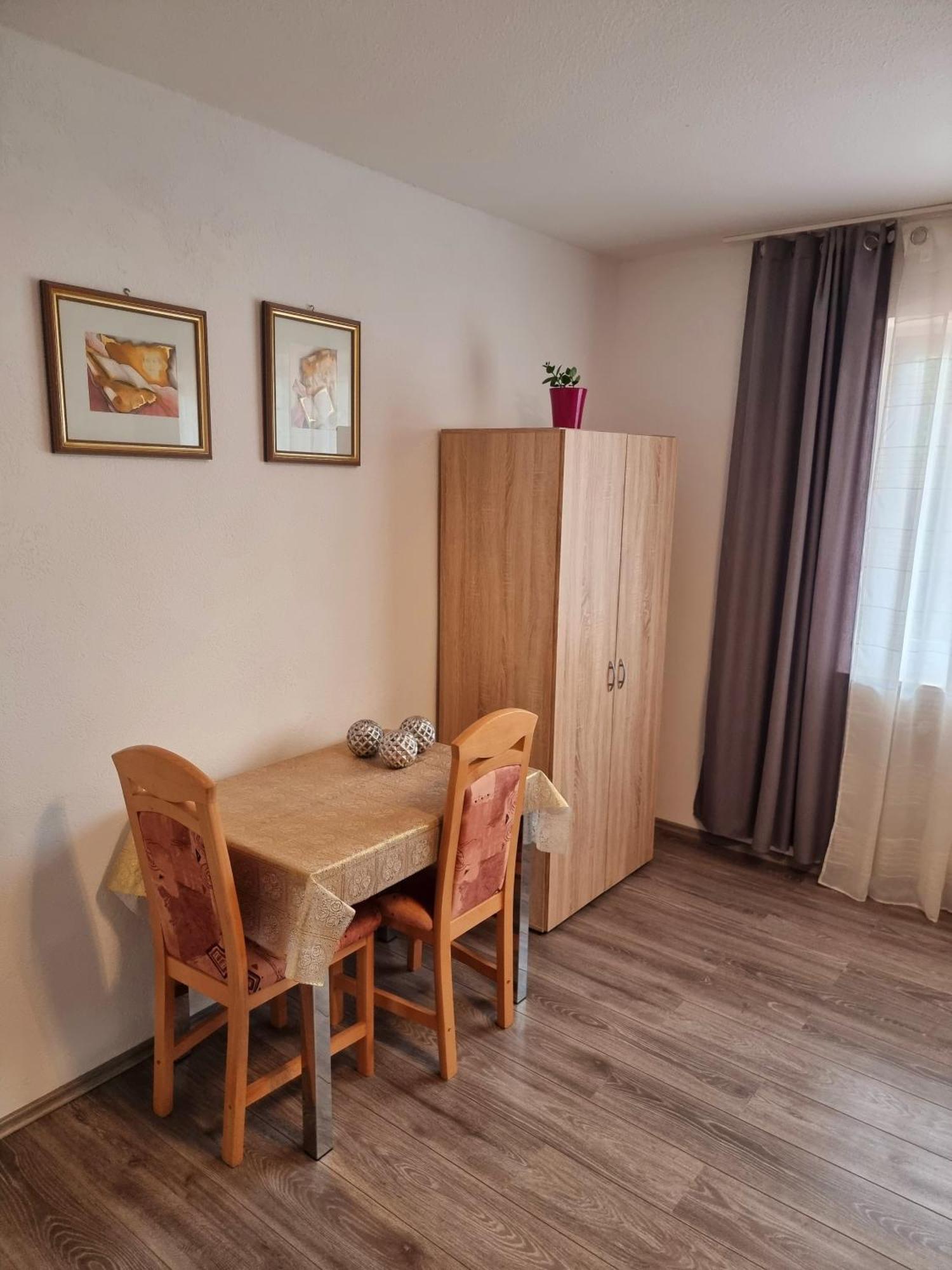 Workershome - Business Apartments - Monteurwohnungen Wertheim Room photo